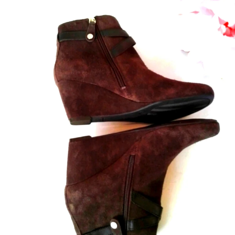 Chocolate brown sude Leather  ankle boots Size 8.5
